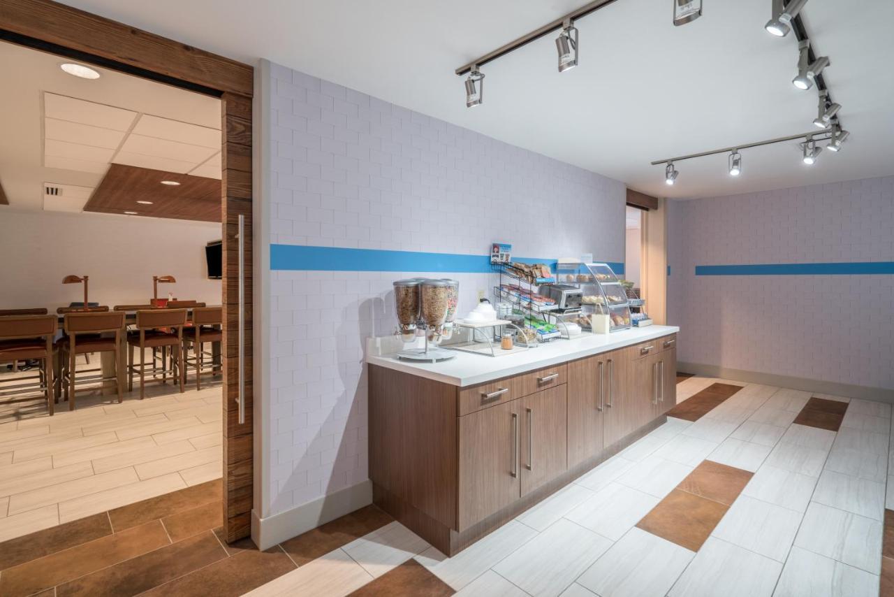 Holiday Inn Express Radcliff Fort Knox By Ihg Экстерьер фото