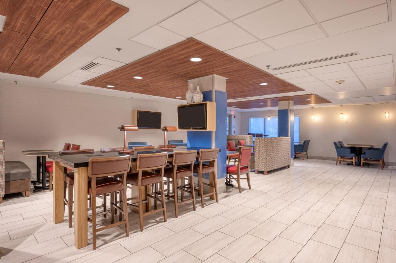 Holiday Inn Express Radcliff Fort Knox By Ihg Экстерьер фото