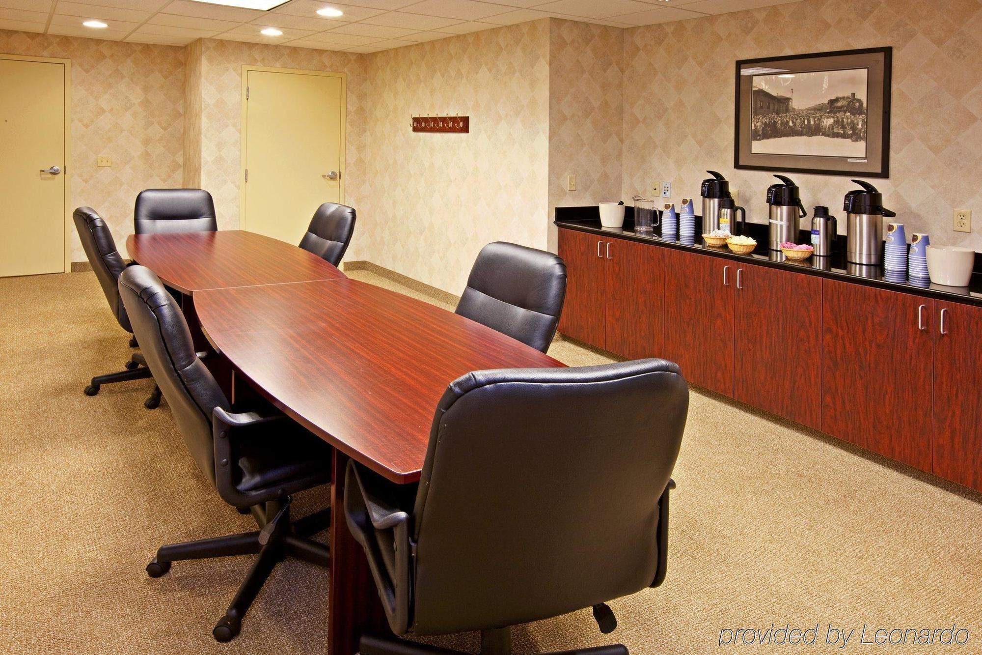 Holiday Inn Express Radcliff Fort Knox By Ihg Ресторан фото